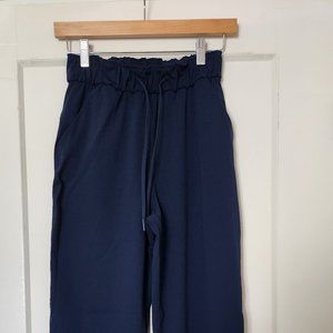 Lululemon Women's Jogger Pants Size 4 Navy Blue